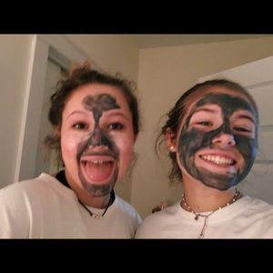 Meet your Posher, Lilly